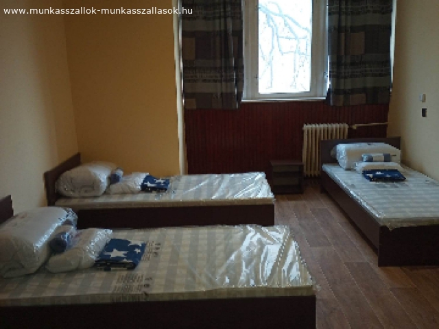 debreceni-munkasszallon-2-3-4-agyas-szobak-kiadok_229_4.jpg