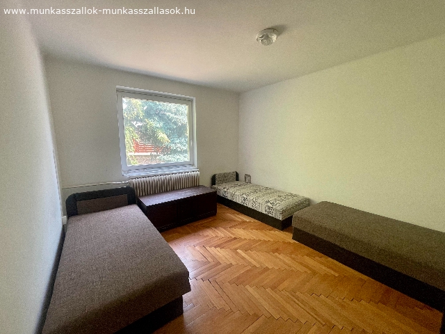 munkasok-reszere-kiado-haz-komaromban_282_7.jpg