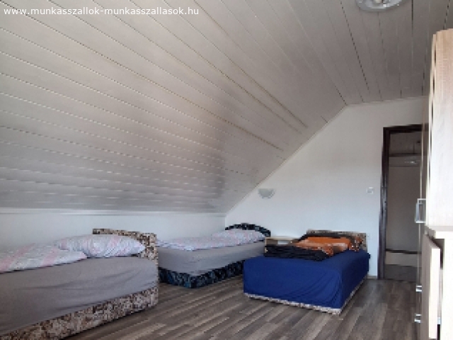 Kiado Munkasszallo Siofokon 367 3