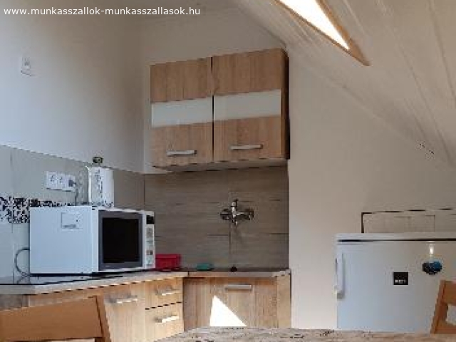 Kiado Munkasszallo Siofokon 367 7