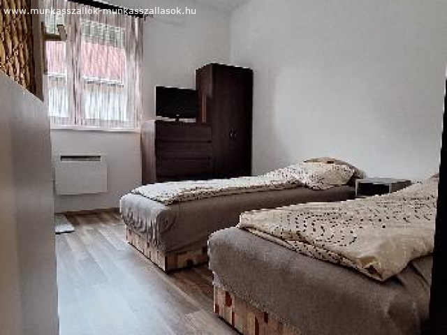 Kiado Munkasszallo Siofokon 367 8