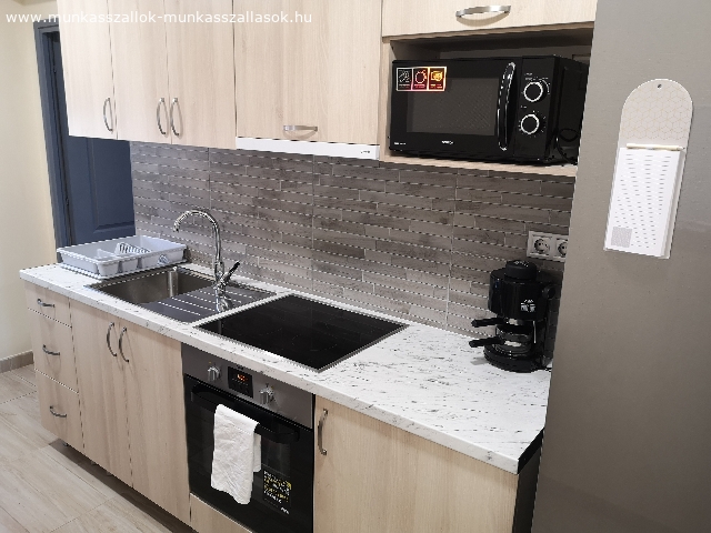 Munkasszallo 16 Fo Reszere Kiado Tatabanyan 415 3